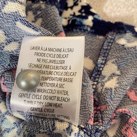 2 dye 4 - pretty floral sleeveless top. Size M - Picture 6 of 9